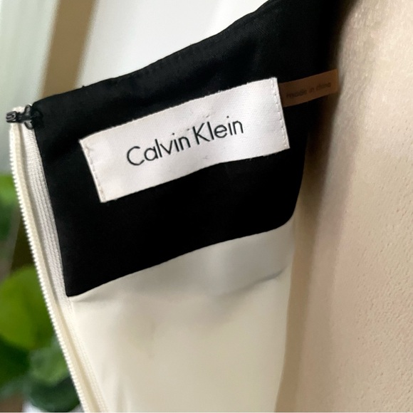 90s chic - Calvin Klein Black & White Gown - Picture 10 of 13